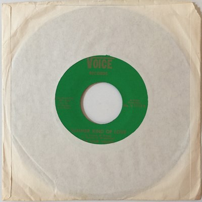 Lot 67 - THE FOUR VOICES - SUMMER KIND OF LOVE 7" (ORIGINAL US RELEASE - VOICE RECORDS V 1113)