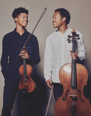 Lot 31 - SHEKU AND BRAIMAH KANNEH-MASON – ‘IN CONVERSATION WITH’ ONLINE MEET + SIGNED COLLECTOR’S EDITION PRINT, LP SLEEVE, NOTEPAD AND ‘HOUSE OF MUSIC’ BOOK