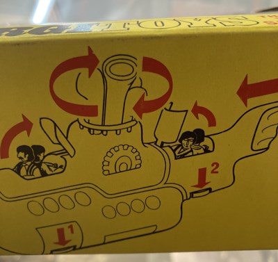 Lot 352 - BEATLES YELLOW SUBMARINE CORGI TOY IN BOX.
