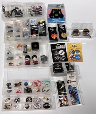 Lot 217 - BADGES, PINS & KEYRINGS.