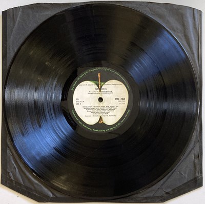 Lot 90 - THE BEATLES - WHITE ALBUM LP - NUMBER 0000815 (ORIGINAL UK MONO COPY)