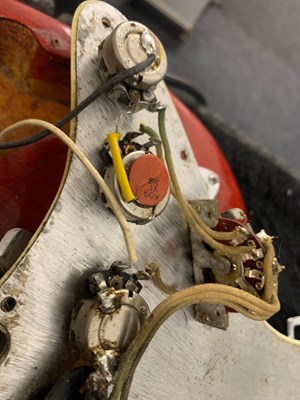 Lot 35 - 1963 FENDER STRATOCASTER.