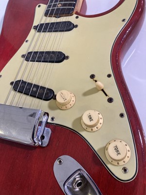Lot 35 - 1963 FENDER STRATOCASTER.