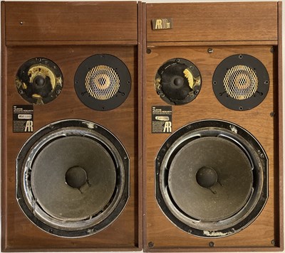 Lot 4 - SPEAKERS - INC ACOUSTIC RESEARCH AR10TT.