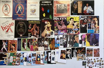 Lot 94 - QUEEN MEMORABILIA.
