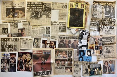Lot 94 - QUEEN MEMORABILIA.