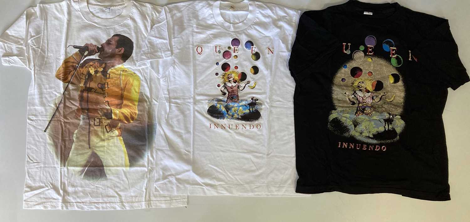 Lot 95 - QUEEN CLOTHING - CONCERT / PROMO.