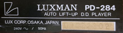 Lot 11 - LUXMAN PD-284 TURNTABLE