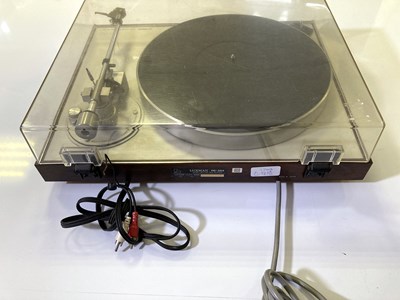 Lot 11 - LUXMAN PD-284 TURNTABLE
