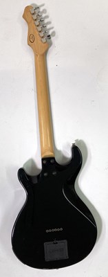 Lot 58 - LINE 6 VARIAX 300 ELECTRIC GUITAR BLACK.