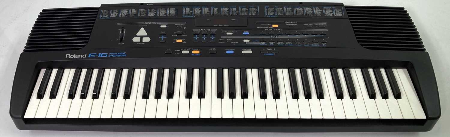Lot 60 - ROLAND E-16 INTELLIGENT SYNTHESIZER W/ KINSMAN CASE.