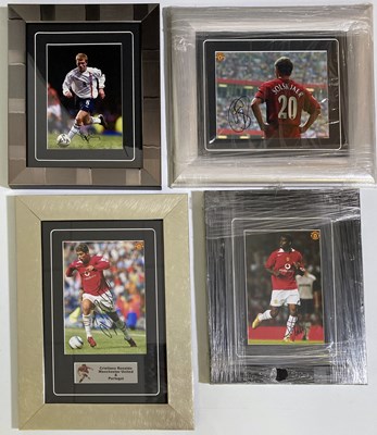 Lot 149 - FOOTBALL - MANCHESTER UNITED AUTOGRAPHS INC RONALDO.