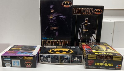 Lot 66 - BATMAN MODELS & TOYS.