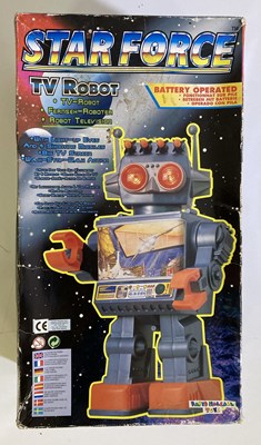 Lot 69 - STAR FORCE BATTERY OPERATED TV ROBOT