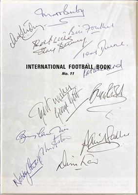 Lot 184 - MANCHESTER UNITED 1968 FRAMED DISPLAY.