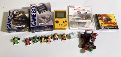 Lot 76 - VINTAGE GAMING - NINTENDO GAME BOY, MARIOKART AND GAMES TM MAGAZINE
