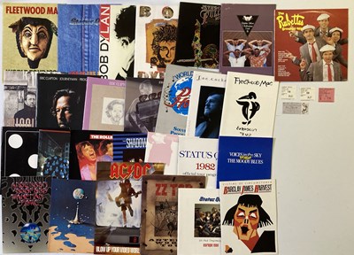 Lot 66 - CLASSIC ROCK - CONCERT PROGRAMMES AND TICKETS.