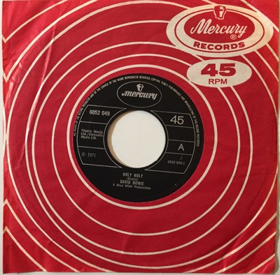 Lot 316 - DAVID BOWIE - HOLY HOLY 7" (ORIGINAL UK COPY - MERCURY 6052 049 )