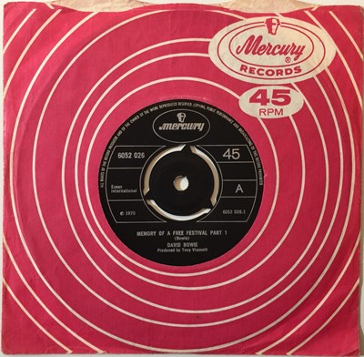 Lot 317 - DAVID BOWIE - MEMORY OF A FREE FESTIVAL PART 1/2 (ORIGINAL UK MERCURY 7" RELEASE - 6052 026)