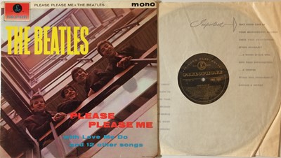 Lot 2 - THE BEATLES - PLEASE PLEASE ME LP (ORIGINAL UK MONO 'BLACK AND GOLD' PRESSING - PMC 1202).