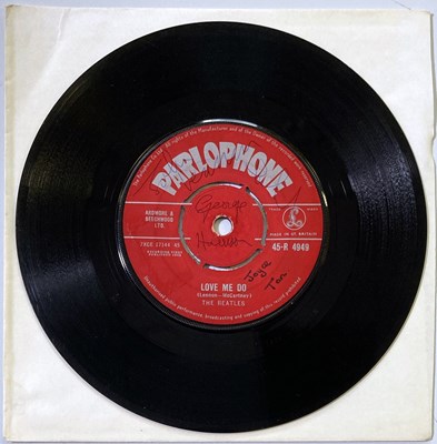 Lot 224 - BEATLES FULLY SIGNED LOVE ME DO 7" SINGLE.