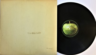 Lot 69 - THE BEATLES - WHITE ALBUM LP - NUMBER 0000647 (ORIGINAL UK MONO COPY - PMC 7067/8)).
