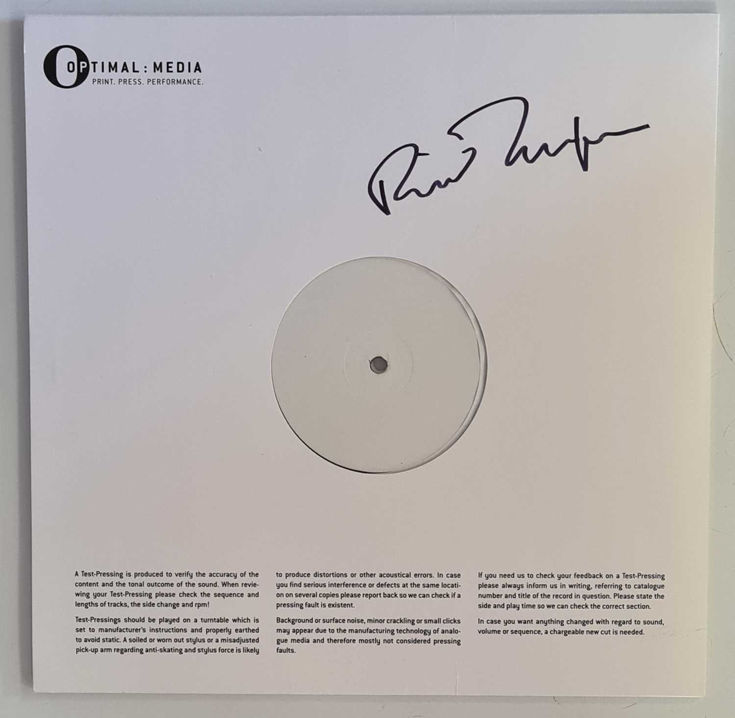 Lot 40 - RICHARD THOMPSON - SIGNED - 'GUITAR, VOCAL' LP  (2022 - ISLAND 3576263/4)