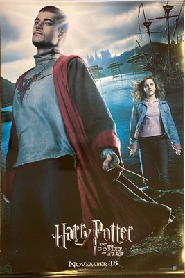 Lot 120 - PIRATES OF THE CARIBBEAN - SIGNED POSTER / HARRY POTTER BANNERS.