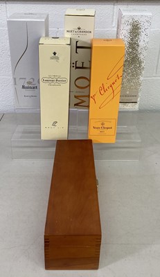 Lot 90 - CHAMPAGNE SELECTION.