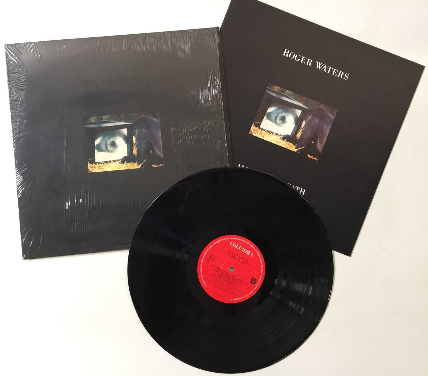 Lot 63 - ROGER WATERS - AMUSED TO DEATH LP (468761 0)