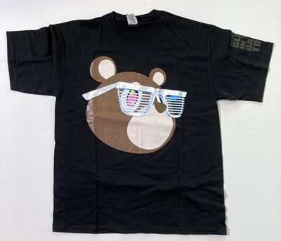 Lot 137 - KANYE WEST - 2007 TAKASHI MURAKAMI GLOW IN THE DARK T-SHIRT.