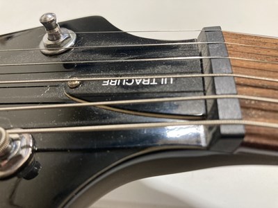 Lot 34 - SCHECTER ROBERT SMITH SIGNATURE ULTRACURE IN BLACK PEARL.