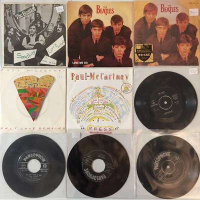 Lot 26 - THE BEATLES AND ASSOCIATED - OVERSEAS 7'' COLLECTION