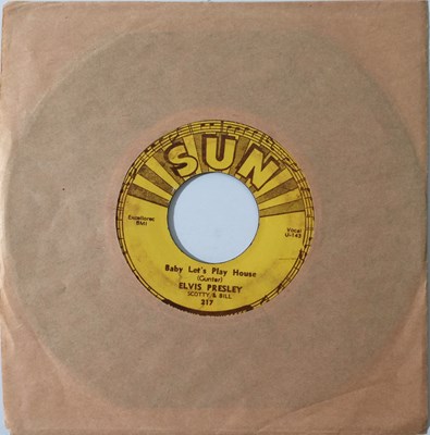 Lot 257 - ELVIS PRESLEY - BABY LET'S PLAY HOUSE 7 "(ORIGINAL US SUN 217 COPY)
