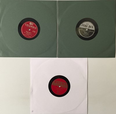 Lot 256 - GENE AUTRY/CHARLIE ADAMS/SEPIA TONES -  ORIGINAL US 10" 78RPM RECORDINGS