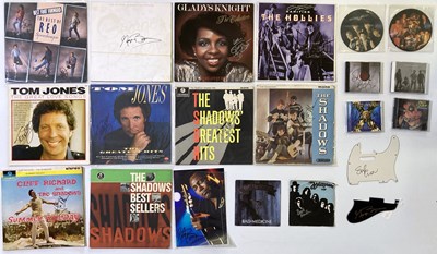 Lot 309 - POP AND ROCK - SIGNED ITEMS.