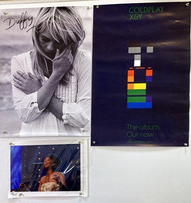 Lot 122 - POP ARTISTS AUTOGRAPHS AND PROMO ITEMS.