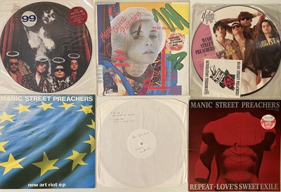 Lot 32 - MANIC STREET PREACHERS - LP/ 12"/ 7" PACK