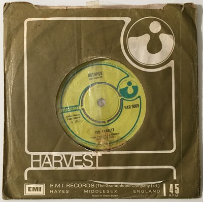 Lot 135 - SYD BARRETT - OCTOPUS C/W GOLDEN HAIR 7" (ORIGINAL UK COPY - HARVEST HAR 5009).