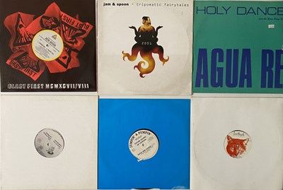 Lot 74 - CLUB CLASSICS & ITALO HOUSE - 12" COLLECTION + RECORD BOX