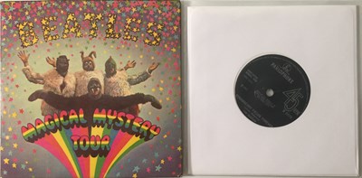 Lot 6 - THE BEATLES - 7" EP PACK