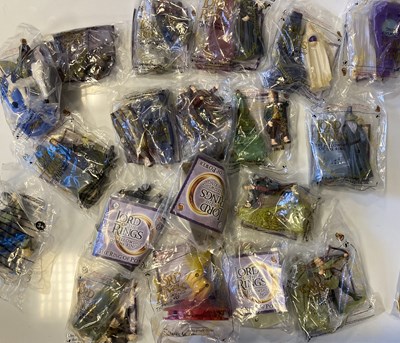 Lot 38 - LORD OF THE RINGS COLLECTABLES