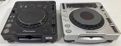 Lot 9 - PIONEER CDJ1000 MK2 & CDJ 800.