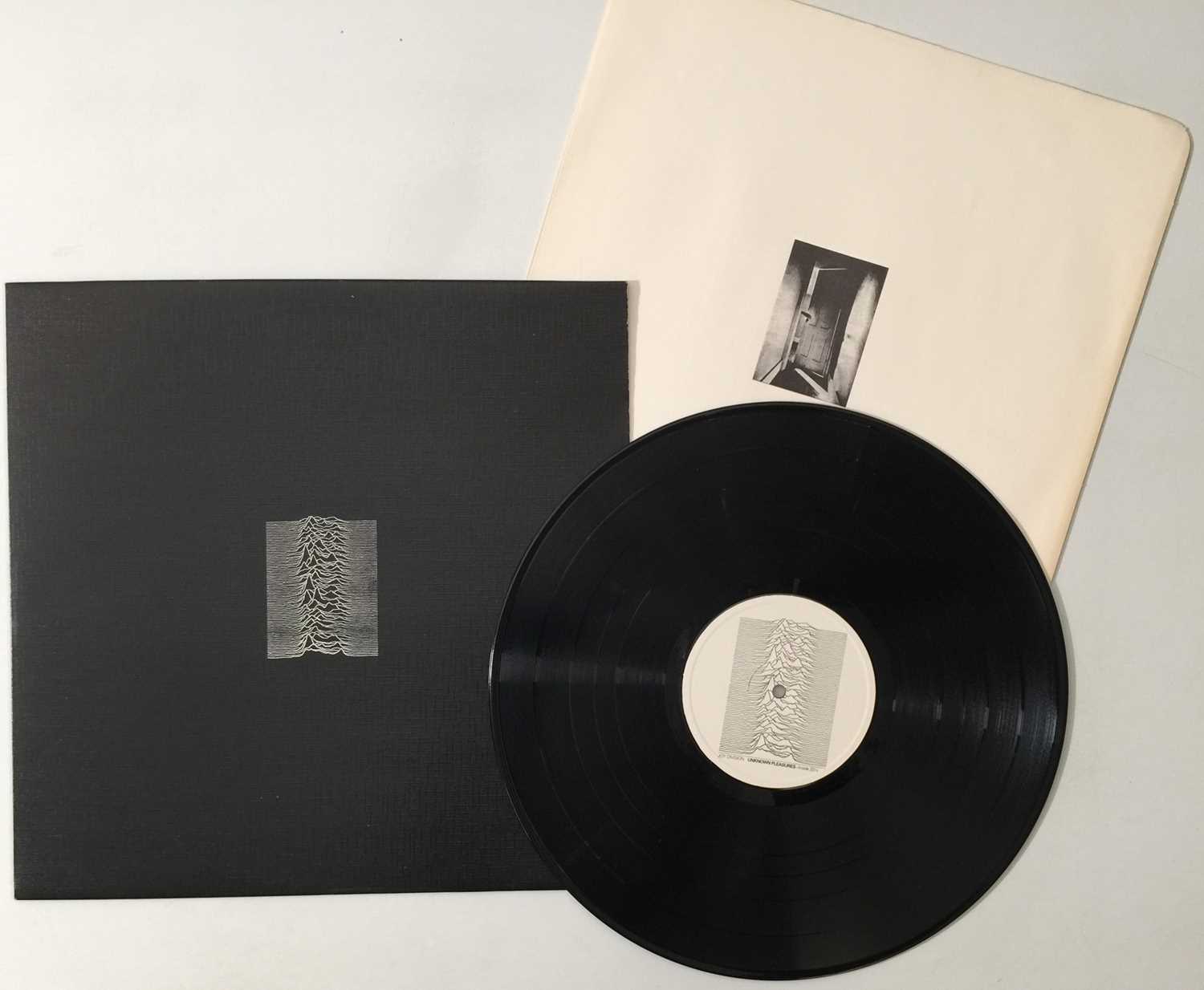 Lot 5 - JOY DIVISION - UNKNOWN PLEASURES LP (ORIGINAL