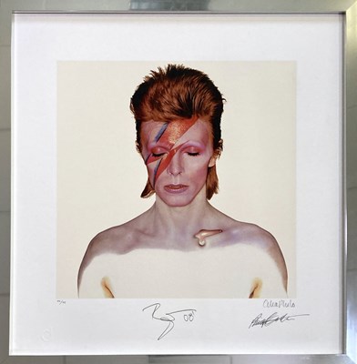 Lot 134 - DAVID BOWIE - LIMITED EDITION BOWIE SIGNED ALADDIN SANE PRINT BY CELIA PHILO.