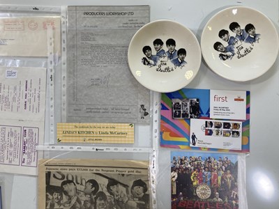 Lot 154 - BEATLES COLLECTABLES - 1960S ORIGINALS.