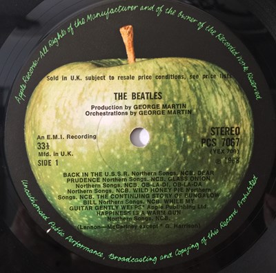 Lot 19 - THE BEATLES - WHITE ALBUM LP (ORIGINAL UK 'ROCKY RACOON' MISPRINT COPY - STEREO PCS 7067/8)