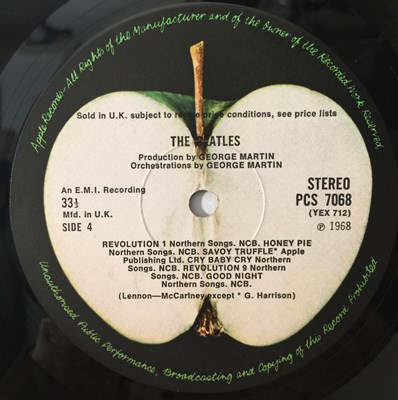 Lot 19 - THE BEATLES - WHITE ALBUM LP (ORIGINAL UK 'ROCKY RACOON' MISPRINT COPY - STEREO PCS 7067/8)