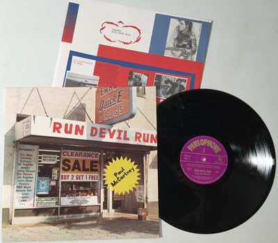 Lot 22 - PAUL MCCARTNEY - RUN DEVIL RUN LP (522 3511).