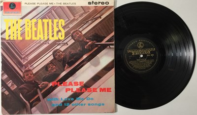 Lot 116 - THE BEATLES - PLEASE PLEASE ME LP (ORIGINAL UK STEREO 'BLACK AND GOLD' PCS 3042).